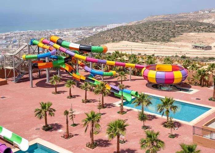 Appartement Vue Panoramique Sur Mer Avec Climatisation! A 5 Minutes A Pied De La Plage ! A Environ 6 Minutes En Voiture Du Centre D\'Agadir Et A 10 Minutes En Voiture De Taghazout !